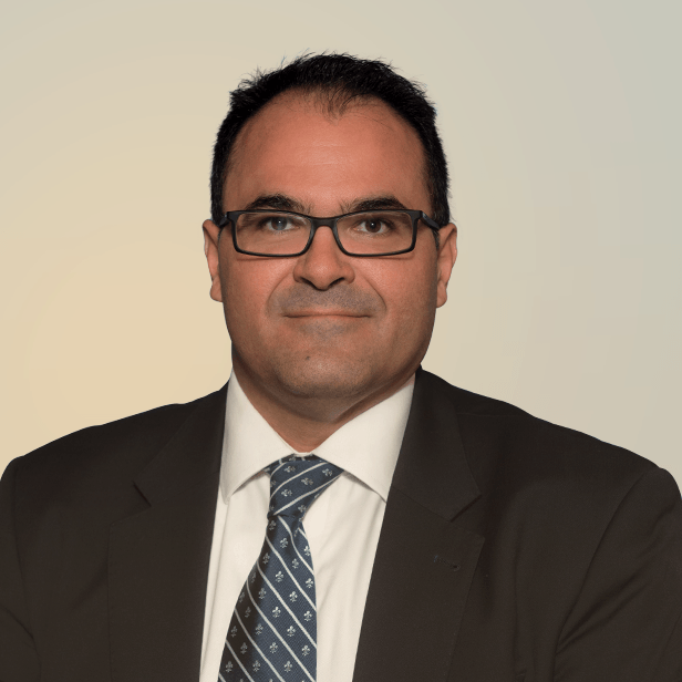 Headshot of Roberto Martinez