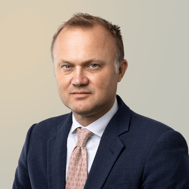 Headshot of Richard Parsons