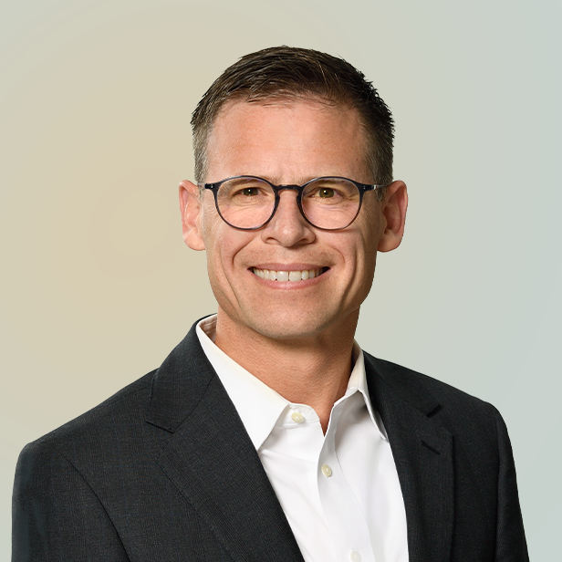 Headshot of Christopher Stradling