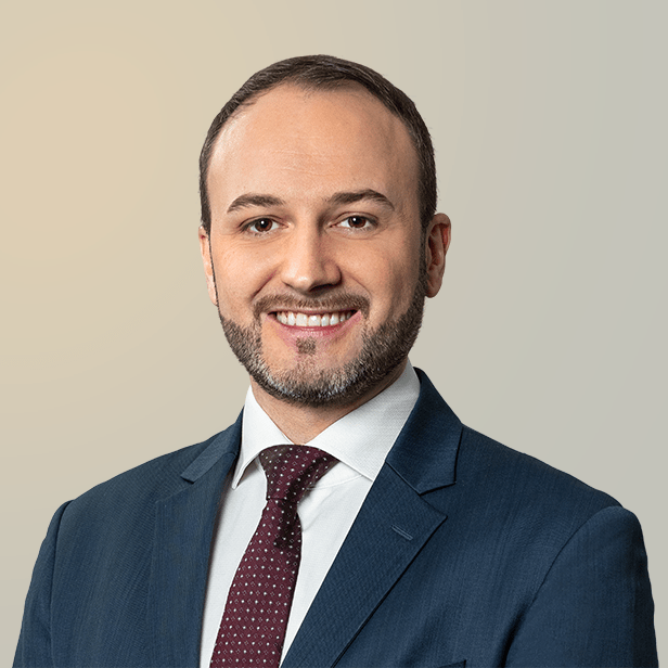 Headshot of Fabian Walisch